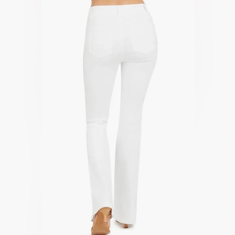 SPANX Flare Pull on Jeans Large (10-12) - Picture 2 of 4